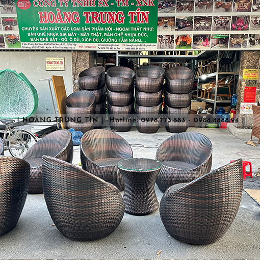 bo-ban-ghe-nhua-gia-may-12