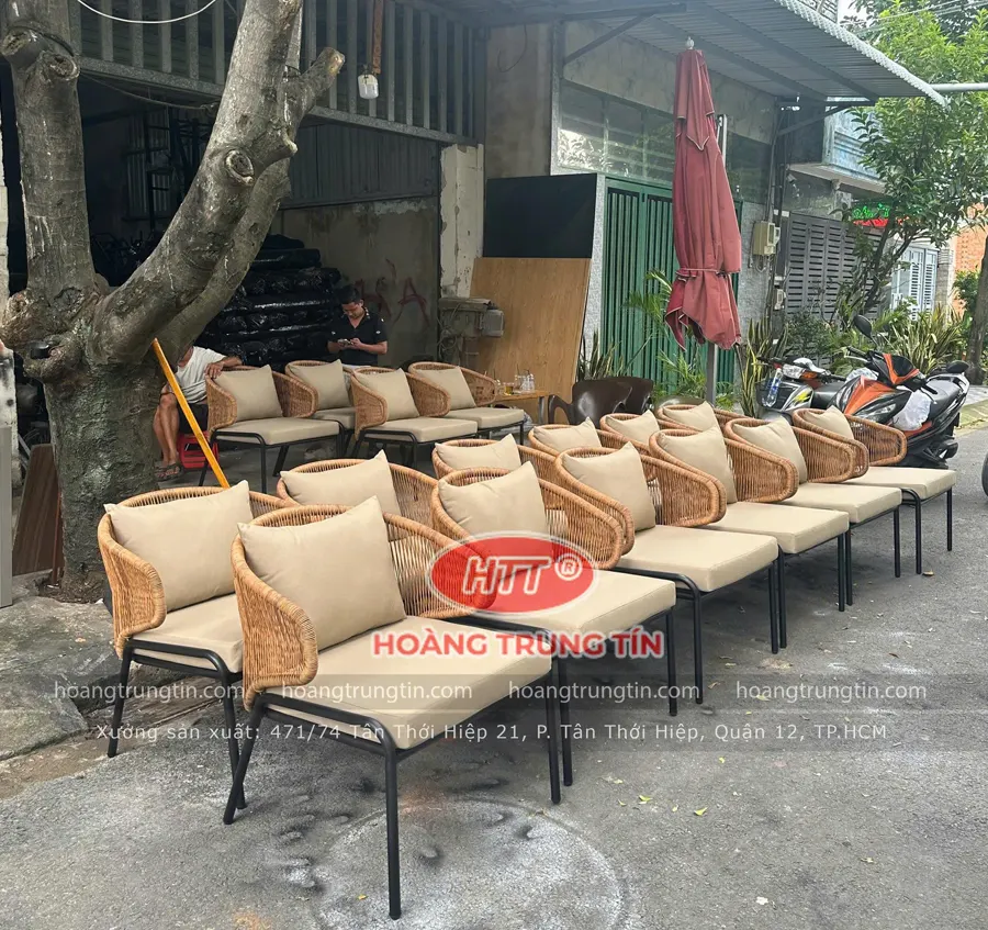 xuong-ban-ghe-cafe-gia-re-1