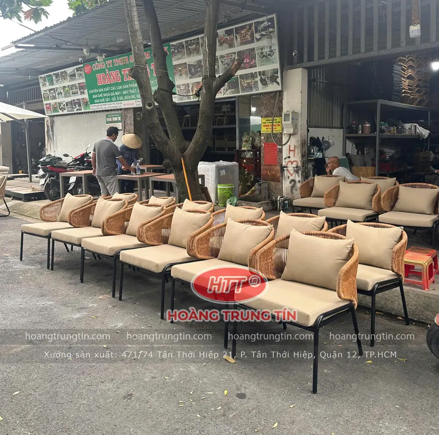 xuong-ban-ghe-may-nhua-gia-re-7