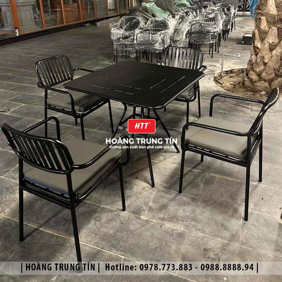 Bàn ghế cafe sắt ngoài trời HTT07